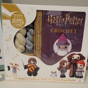 Warner Bros. Harry Potter Crochet Kit with Cream, Gray, and Red Yarn